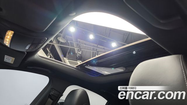 Mercedes-Benz E-Class 2022 — photo 17