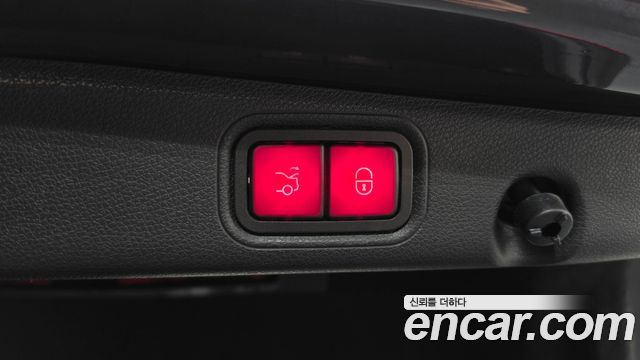 Mercedes-Benz E-Class 2022 — photo 19