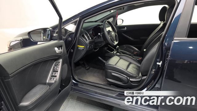 Kia K3 2017 — photo 13