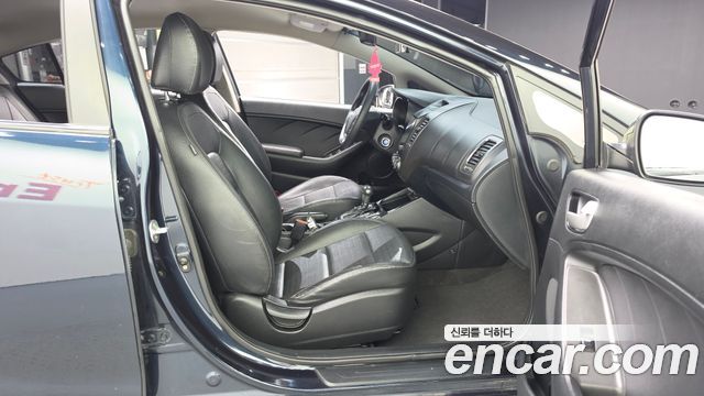 Kia K3 2017 — photo 17