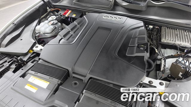 Audi Q8 2020 — photo 6