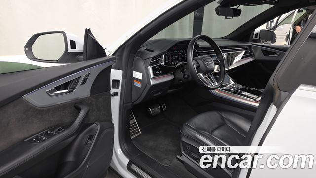 Audi Q8 2020 — photo 10