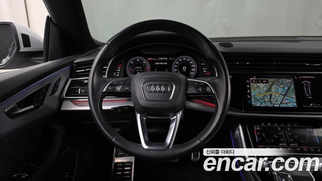 Audi Q8 2020 — photo 13