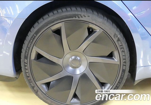 Tesla Model S 2026 — photo 5