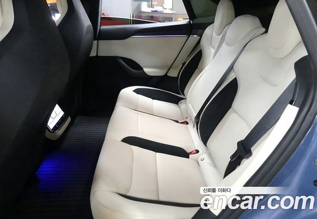 Tesla Model S 2026 — photo 11