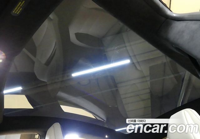 Tesla Model S 2026 — photo 18