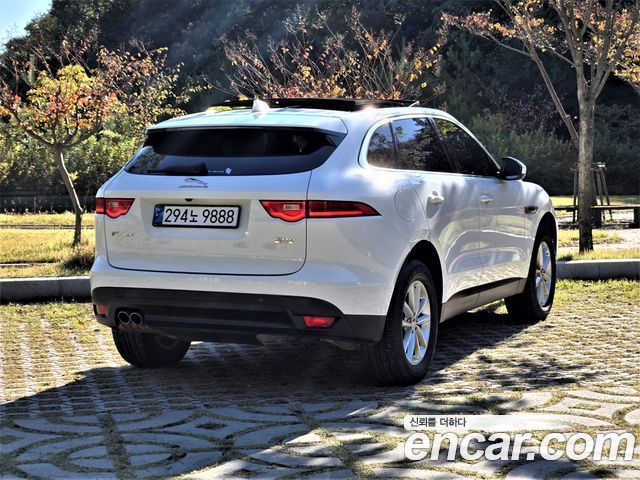 Jaguar F-PACE 2018 — photo 2