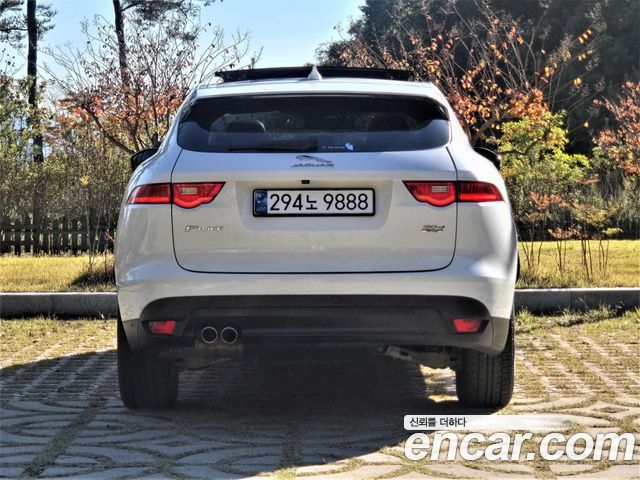 Jaguar F-PACE 2018 — photo 4