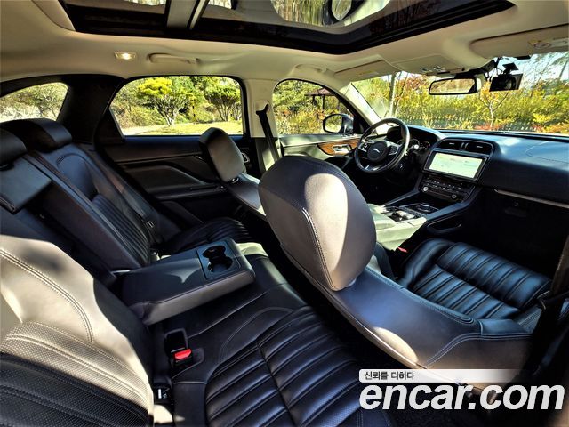 Jaguar F-PACE 2018 — photo 6