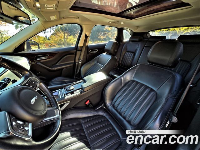 Jaguar F-PACE 2018 — photo 8