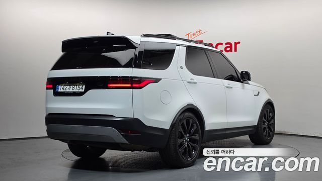 Land Rover Discovery 2023 — photo 2