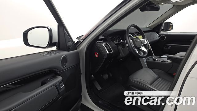 Land Rover Discovery 2023 — photo 10