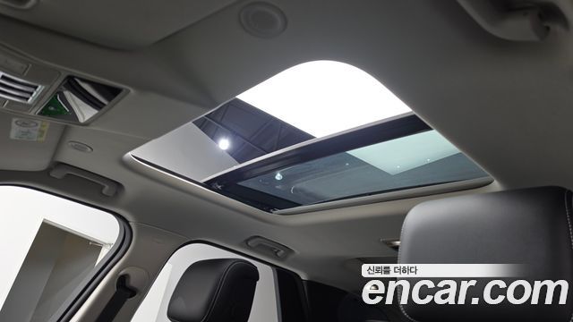 Land Rover Discovery 2023 — photo 18