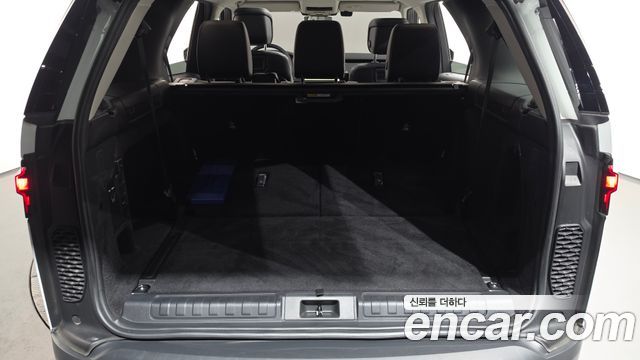 Land Rover Discovery 2023 — photo 20