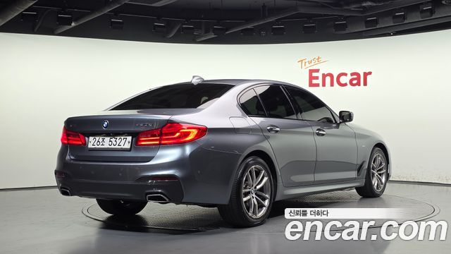 BMW 5-Series 2017 — photo 2