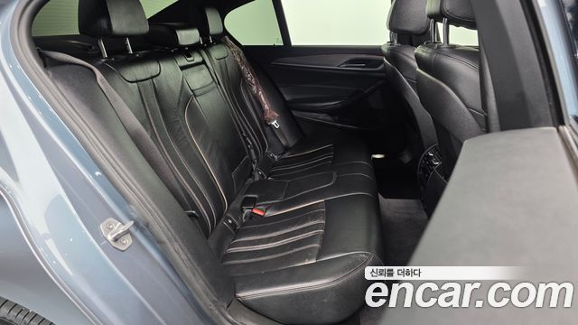 BMW 5-Series 2017 — photo 12