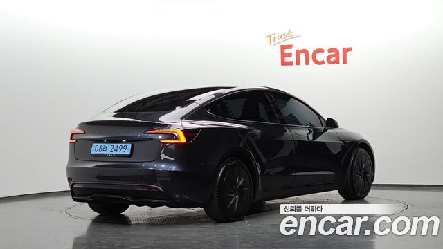 Tesla Model 3 2026 — photo 2