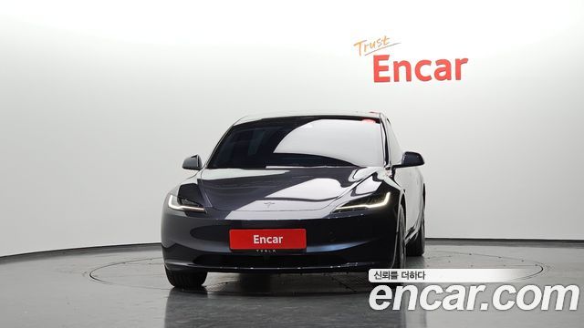 Tesla Model 3 2026 — photo 3
