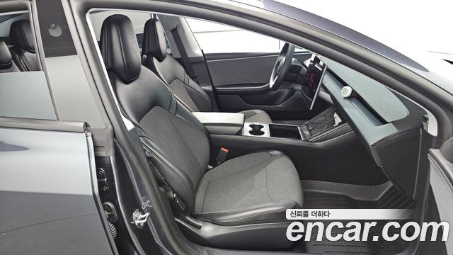 Tesla Model 3 2026 — photo 13