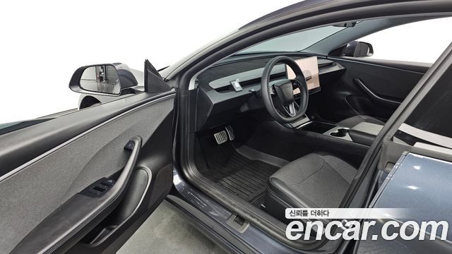 Tesla Model 3 2026 — photo 17