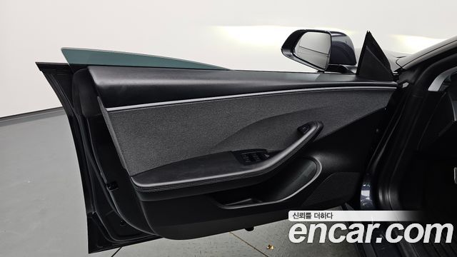 Tesla Model 3 2026 — photo 14