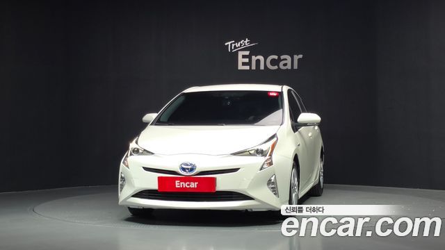 Toyota Prius 2018 — photo 3