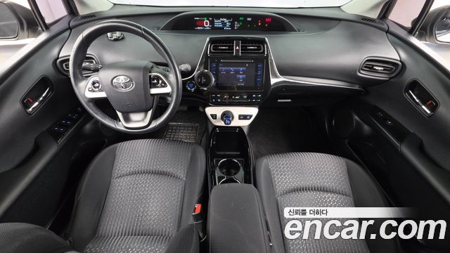 Toyota Prius 2018 — photo 7