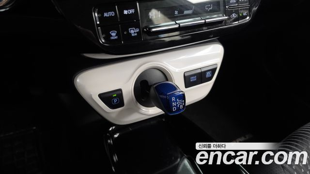 Toyota Prius 2018 — photo 9