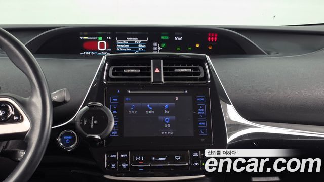 Toyota Prius 2018 — photo 14