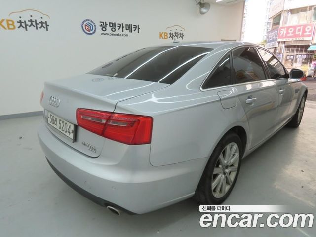 Mercedes-Benz E-Class 2015 — photo 4