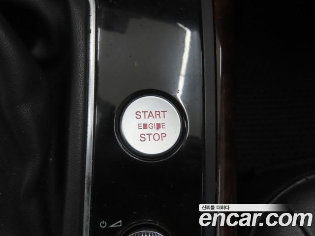 Mercedes-Benz E-Class 2015 — photo 10