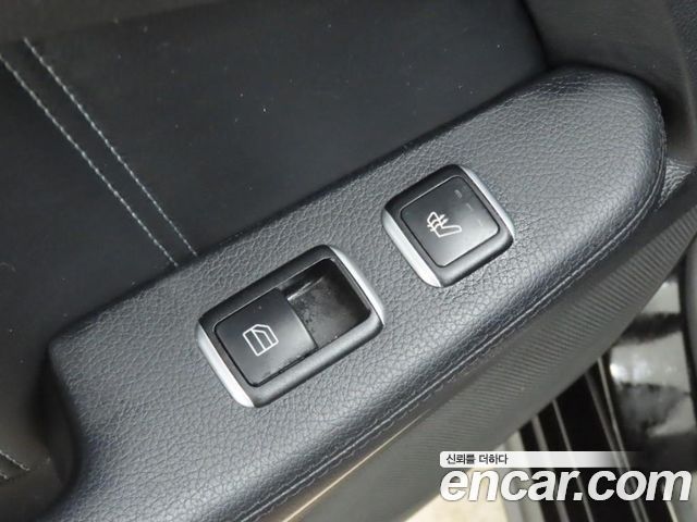Mercedes-Benz E-Class 2015 — photo 16