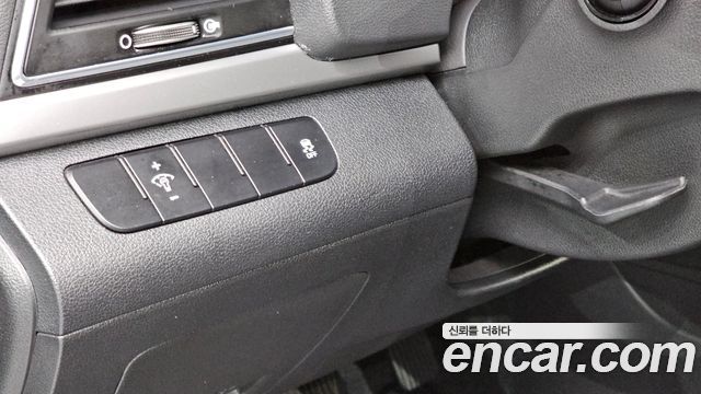 Hyundai AVANTE 2017 — photo 14