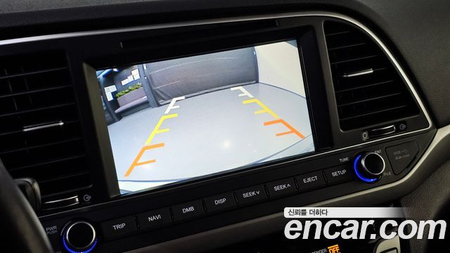 Hyundai AVANTE 2017 — photo 17