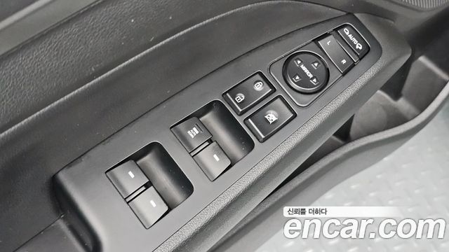Hyundai AVANTE 2017 — photo 20