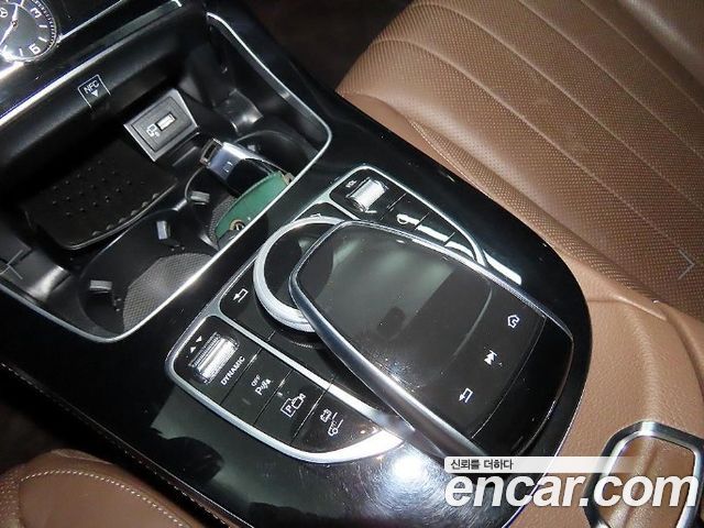 Mercedes-Benz E-Class 2019 — photo 13