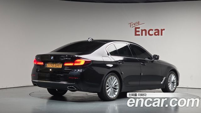 BMW 5-Series 2021 — photo 2
