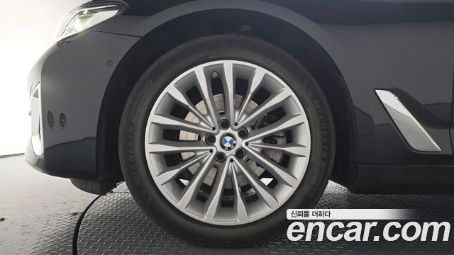 BMW 5-Series 2021 — photo 5