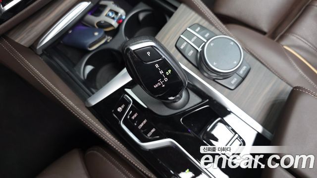 BMW 5-Series 2021 — photo 12