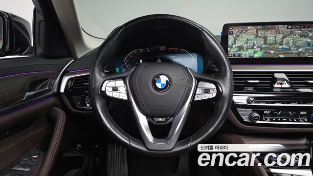 BMW 5-Series 2021 — photo 19
