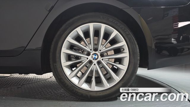 BMW 5-Series 2021 — photo 7