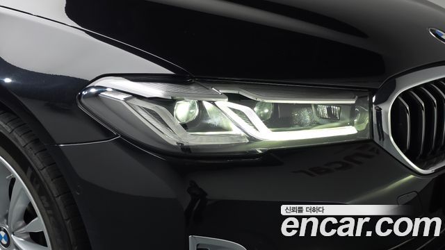 BMW 5-Series 2021 — photo 8
