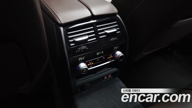 BMW 5-Series 2021 — photo 32