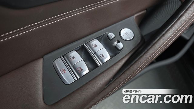 BMW 5-Series 2021 — photo 33