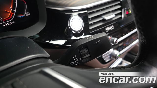 BMW 5-Series 2021 — photo 34