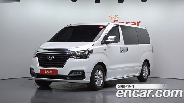 Hyundai Starex 2019 — photo 1