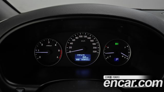 Hyundai Starex 2019 — photo 11