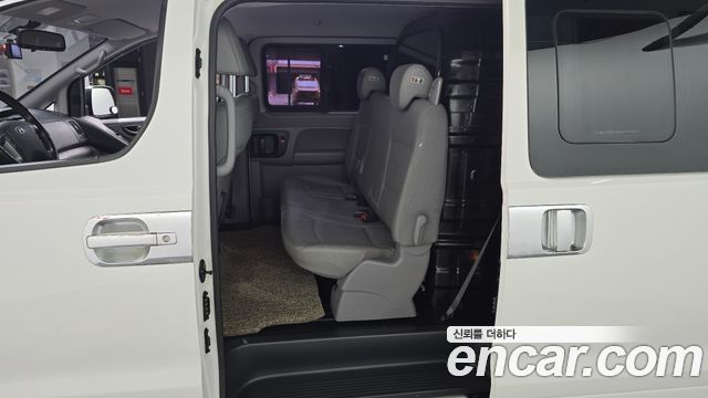 Hyundai Starex 2019 — photo 17