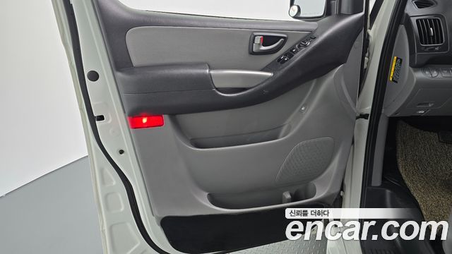 Hyundai Starex 2019 — photo 14