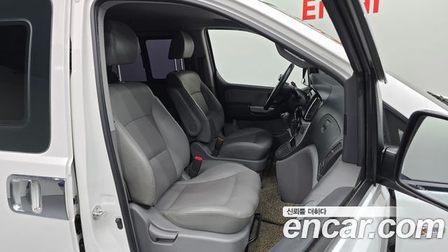 Hyundai Starex 2019 — photo 16
